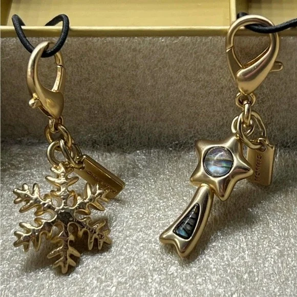 Coach Boxed Wristlet & Charms Gift Set – Perfect Holiday Gift – NWT - Picture 10 of 16